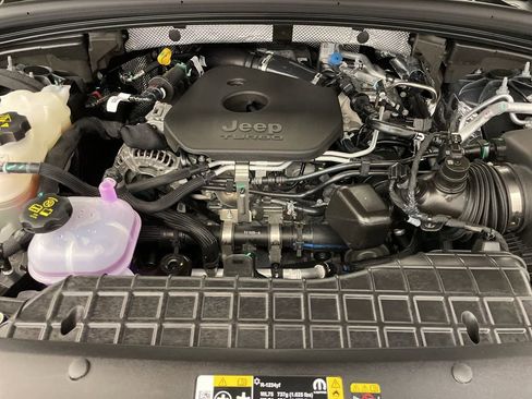 New 2026 Jeep Grand Cherokee Altitude image 17