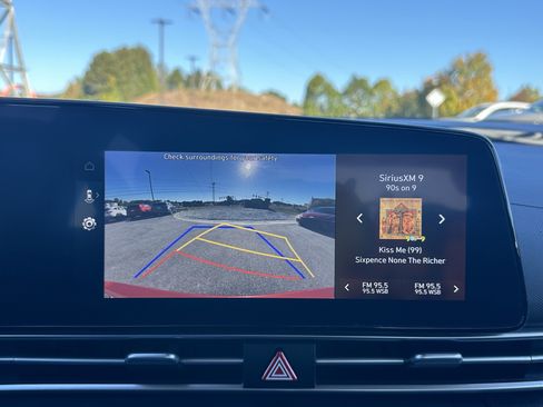 Used 2023 Hyundai Elantra SEL w/ Convenience Package image 26