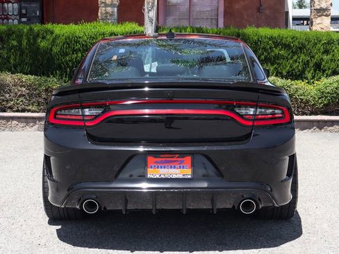 Used 2022 Dodge Charger R/T RWD image 7
