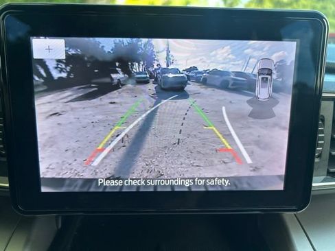 Used 2022 Ford Explorer XLT w/ Equipment Group 202A RWD image 14
