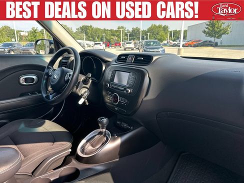 Used 2017 Kia Soul + FWD image 27