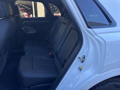New 2025 Audi Q3 2.0T Premium image 14