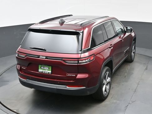 Used 2024 Jeep Grand Cherokee Limited w/ Luxury Tech Group II image 38