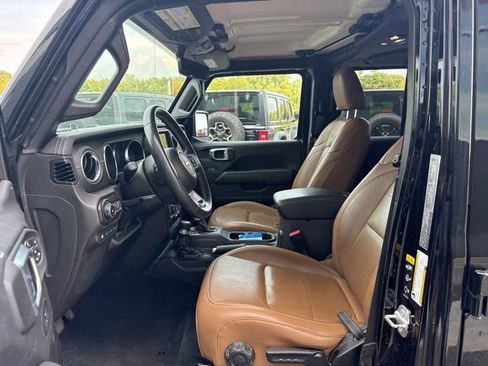 Used 2022 Jeep Wrangler Unlimited Sahara AWD/4WD image 13