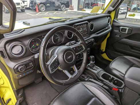 Used 2023 Jeep Wrangler Unlimited Sahara w/ Cold Weather Group AWD/4WD image 13