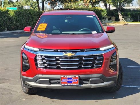 New 2026 Chevrolet Equinox LT image 2