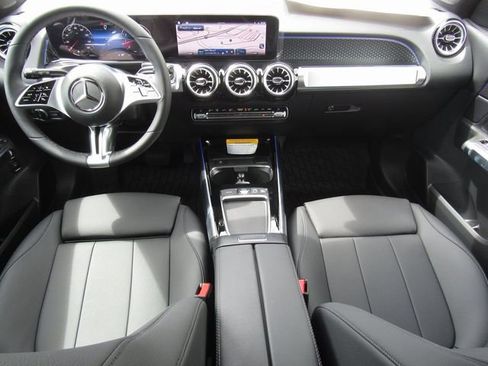 Used 2025 Mercedes-Benz GLB 250 4MATIC image 34
