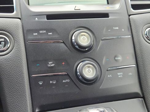 Used 2015 Ford Taurus SEL w/ Equipment Group 201A image 25