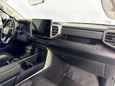 Used 2022 Toyota Tundra SR5 w/ SR5 Premium Package RWD image 41