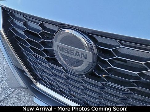 Certified 2023 Nissan Sentra SR FWD image 6