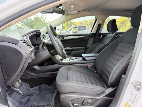 Used 2020 Ford Fusion SE FWD image 11