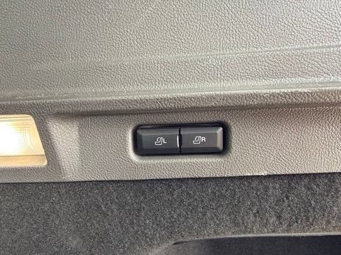 Used 2020 Lincoln Corsair FWD w/ Premium Package image 11