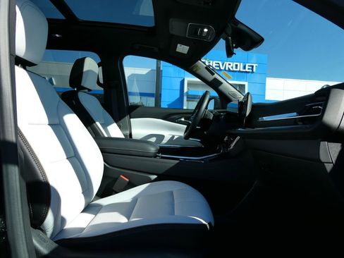 Used 2025 Chevrolet Traverse High Country w/ LPO, Floor Liner Package image 14