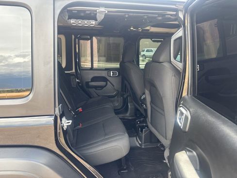 Used 2022 Jeep Wrangler Unlimited Sport AWD/4WD image 17