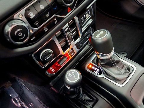 Used 2024 Jeep Wrangler Unlimited Rubicon w/ Convenience Group image 16