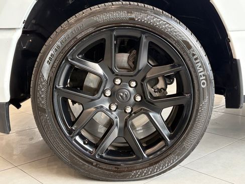 Used 2023 RAM 1500 Laramie AWD/4WD image 11