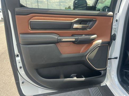 Used 2024 RAM 1500 Limited AWD/4WD image 11