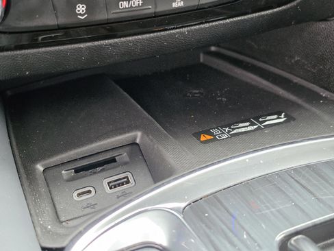 Used 2023 Buick Enclave Essence FWD image 29