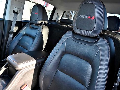 Used 2022 GMC Canyon AT4 image 16