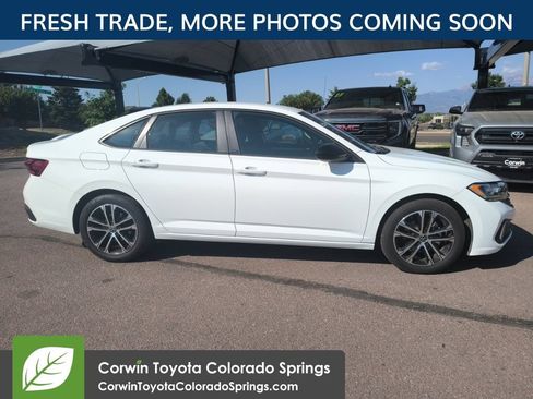 Used 2023 Volkswagen Jetta Sport FWD image 3