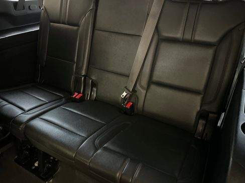 Used 2021 Chevrolet Suburban RST w/ Luxury Package AWD/4WD image 16