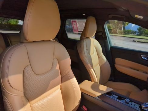 Used 2024 Volvo XC60 T8 Ultimate w/ Protection Package Premier image 26