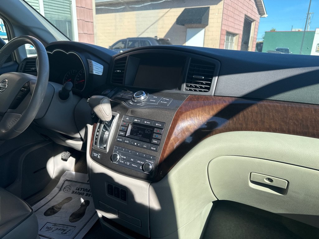 Used 2015 Nissan Quest Platinum FWD image 8