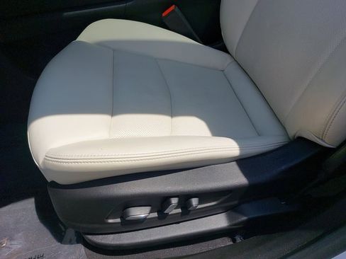 Used 2025 Cadillac XT6 Sport w/ LPO, Floor Liner Package image 35