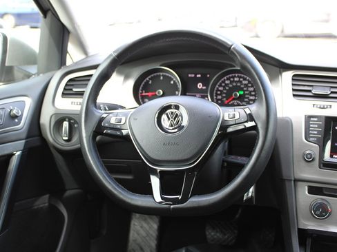 Used 2015 Volkswagen Golf TDI S image 13