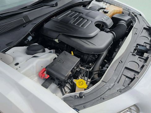 Used 2021 Chrysler 300 Touring w/ Driver Convenience Group image 37