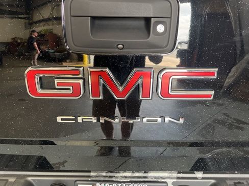 Used 2022 GMC Canyon AT4 image 46