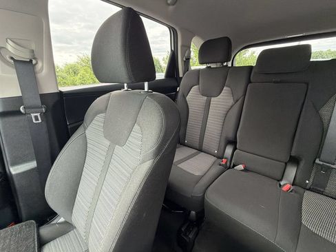 Used 2024 Kia Sorento LX FWD image 12