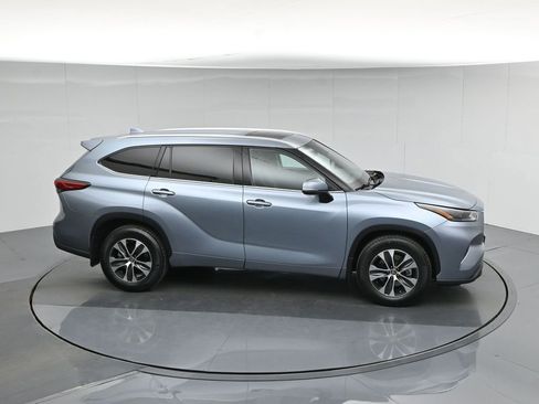 Used 2021 Toyota Highlander XLE FWD image 56
