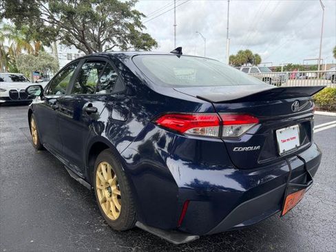 Used 2020 Toyota Corolla LE FWD image 3