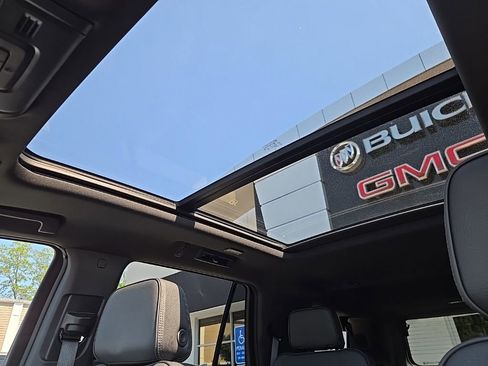 Used 2024 GMC Yukon Denali AWD/4WD image 46