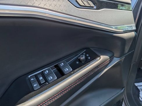 Used 2025 Jeep Wagoneer S Limited AWD/4WD image 16