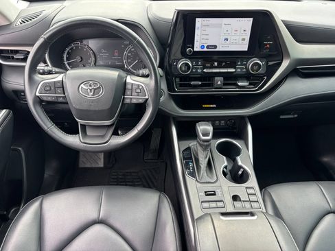 Used 2023 Toyota Highlander XLE AWD/4WD image 20
