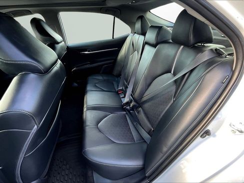 Used 2022 Toyota Camry XSE image 18
