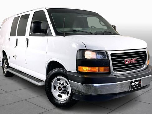Used 2017 GMC Savana 2500 image 3