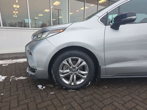 Used 2023 Toyota Sienna XSE image 10