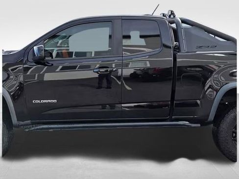 Used 2018 Chevrolet Colorado ZR2 w/ ZR2 Midnight Special Edition AWD/4WD image 4