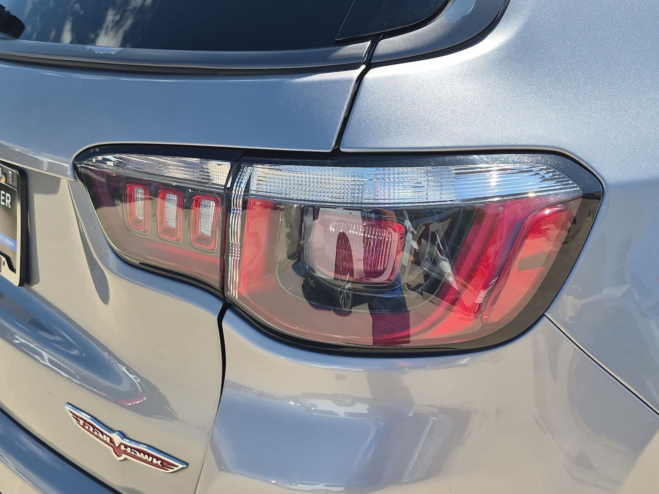 Used 2018 Jeep Compass Trailhawk AWD/4WD image 12