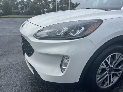 Used 2022 Ford Escape SEL w/ Technology Package FWD image 6