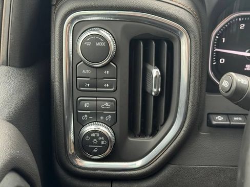 Used 2023 GMC Sierra 2500 AT4 w/ AT4 Premium Plus Package AWD/4WD image 32
