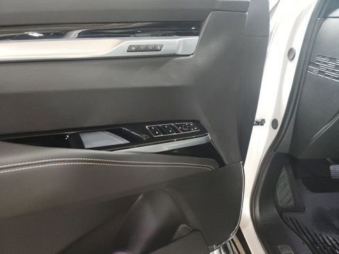 Used 2025 Cadillac Escalade Sport w/ Touring Package AWD/4WD image 8