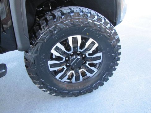 Used 2024 GMC Sierra 2500 SLE w/ SLE Convenience Package image 26