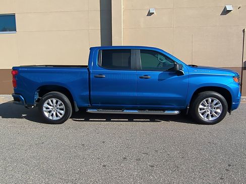 Used 2022 Chevrolet Silverado 1500 Custom image 3