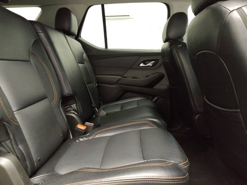 Used 2020 Chevrolet Traverse LT FWD image 19