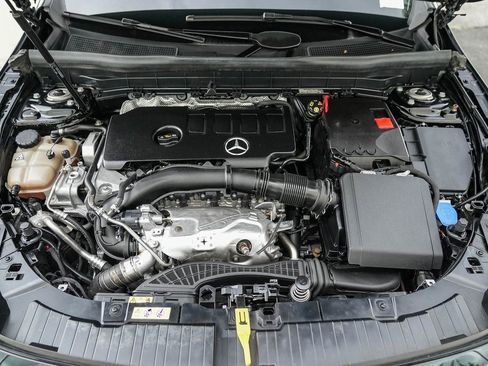 Used 2022 Mercedes-Benz GLB 250 w/ Premium Package Lite image 25