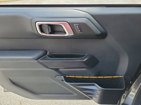 Used 2024 Ford Bronco Badlands image 13